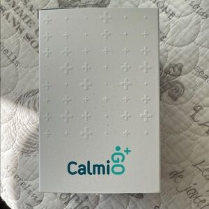 CalmiGo White Relaxation Device